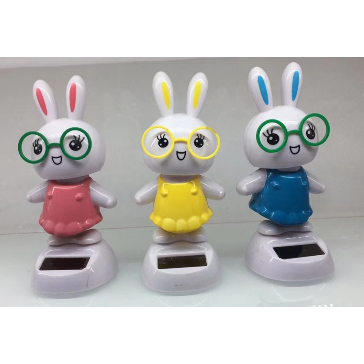 Solar Wackelfigur Hase mit Brille 
